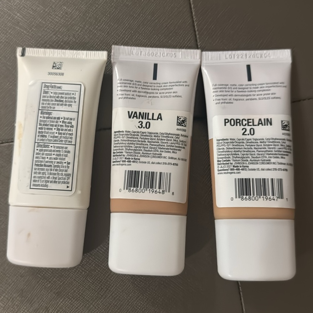 Makeup bundle 💕 - Picture 2 of 2